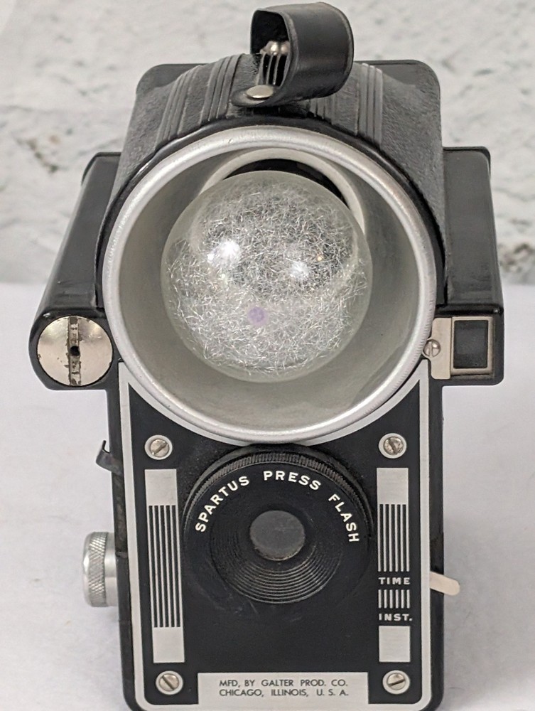Spartus Press Flash Camera Galter Chicago Vintage Box Camera w Flash Untested