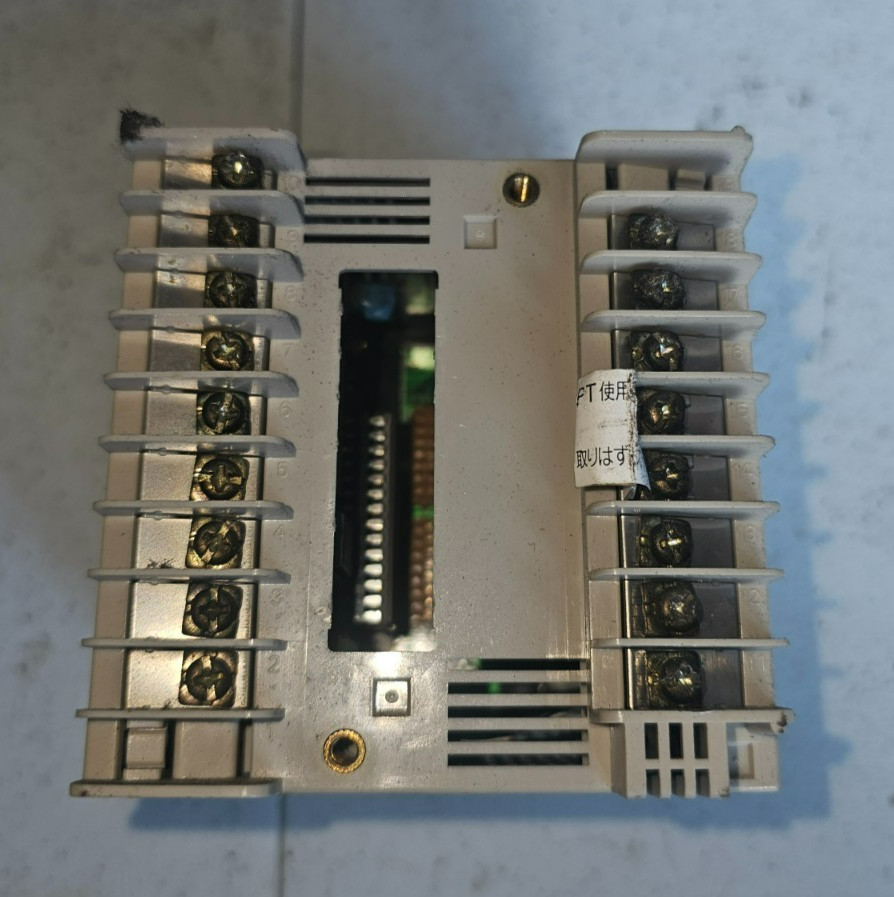 Omron E5AX-A Temperature Controller 100-240 VAC 15 VA