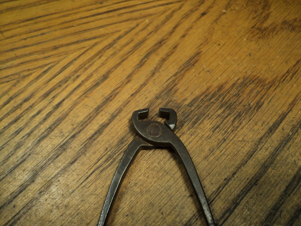 Vintage Mini Nippers Tool - 3-1/16" Long Unbranded