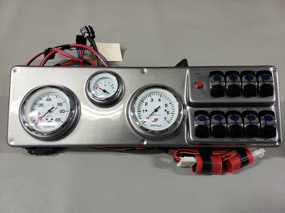 LUND BOATS 3 GAUGE PANEL