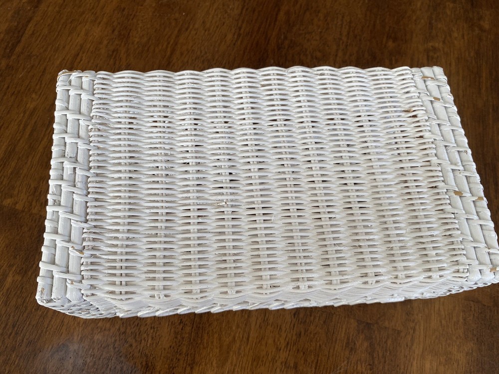 VINTAGE White Wicker Rectangular Tissue Box Holder Cover BOHO Shabby Chic Rustic