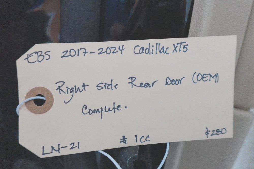 2017-2024 CADILLAC XT5 RIGHT SIDE REAR DOOR (OEM) COMPLETE