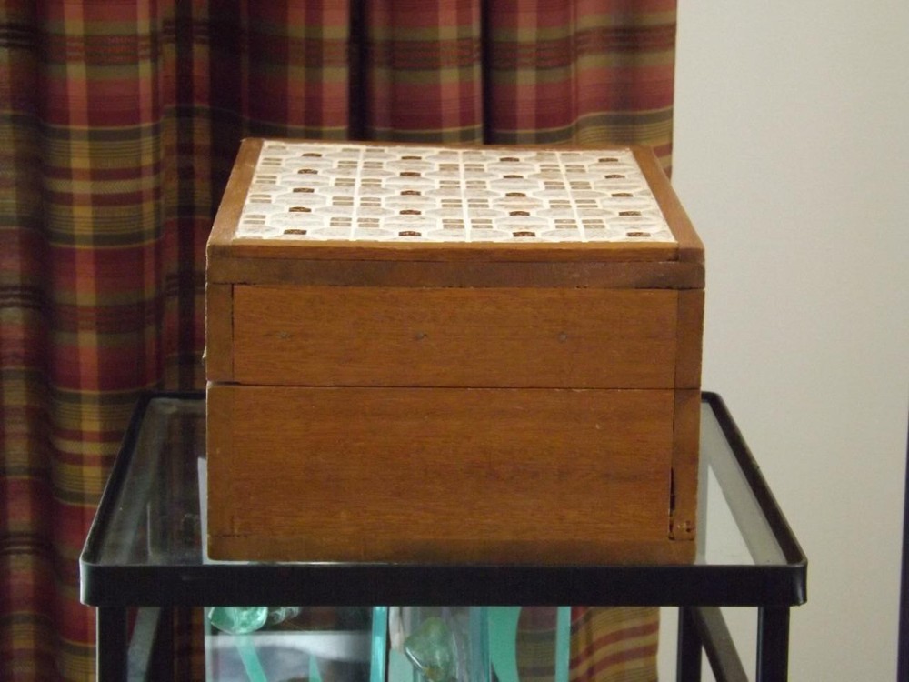 Wood Sewing Box 18 Thread Holders Tile Top EXC
