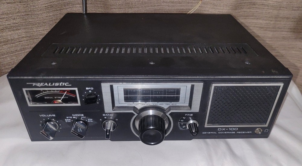 Realistic DX 100 Gerneral Coverage Reciever Short Wave Radio