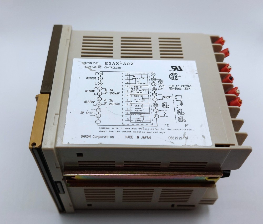 OMRON E5AX-A02 TEMPERATURE CONTROLLER STANDARD RANGE