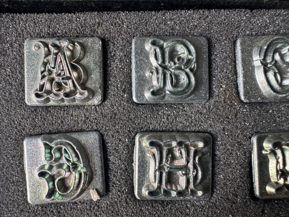 Craftool Alphabet Letters Leather Tool Set 3D Vintage Script Sheridan Flourish