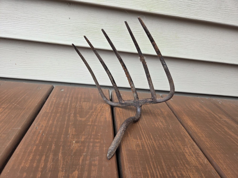 Vintage Primitive Bent Fork Rake Head 5 Tines Rusty Rustic no handle