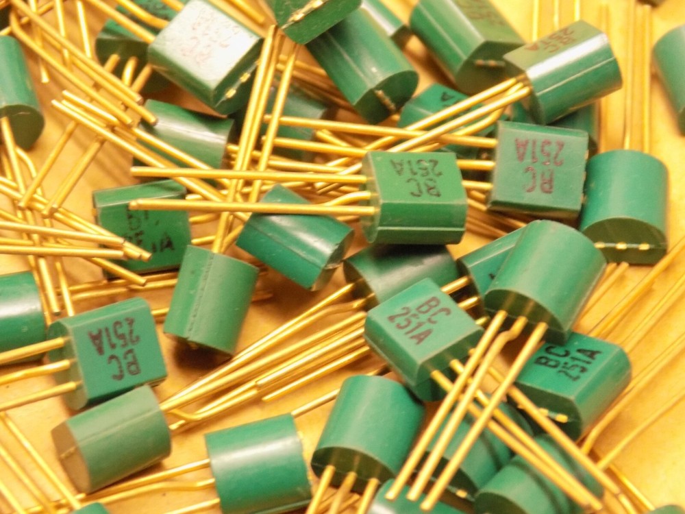 10x BC251A PNP Transistor TO-92