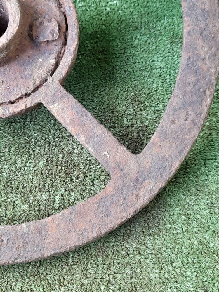 Cast Iron Wheel (23)