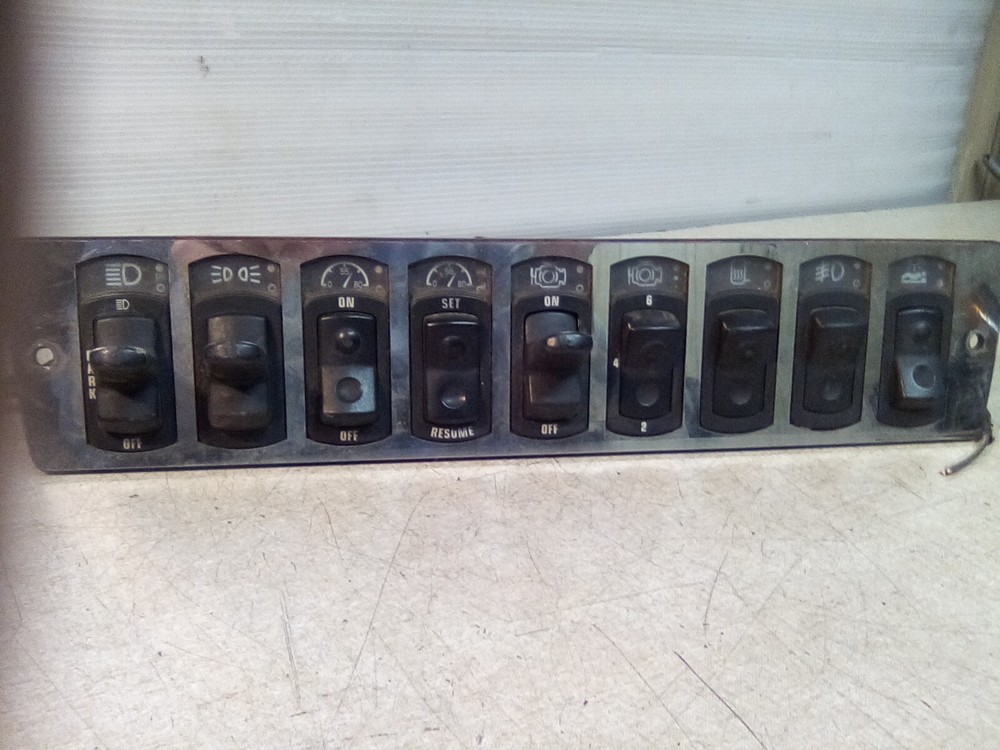 Kenworth S64-1041-9 Dash Switch Panel