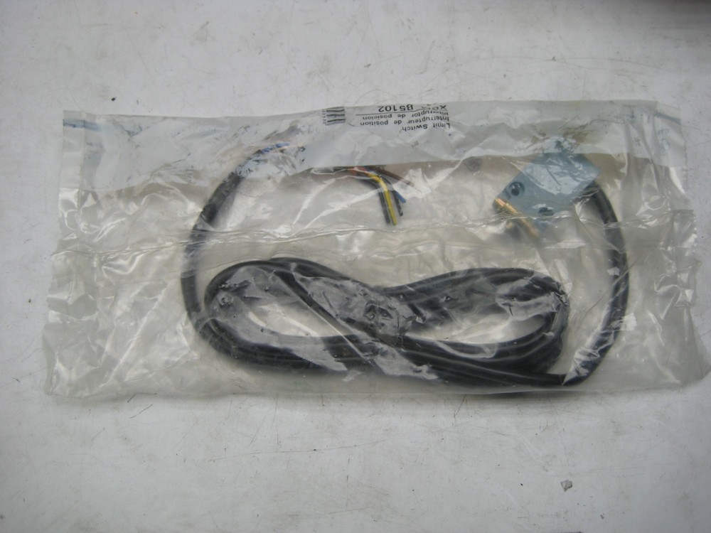 SCHNEIDER ELECTRIC XCMB5102 LIMIT SWITCH NSFS