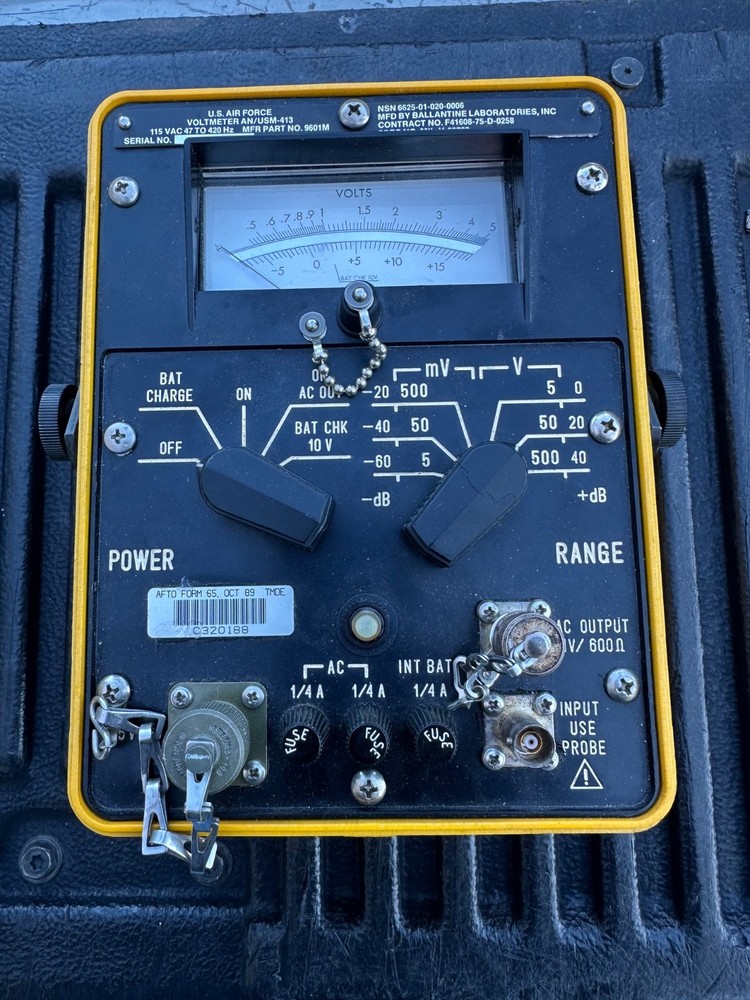Military Voltmeter AN /USM-413