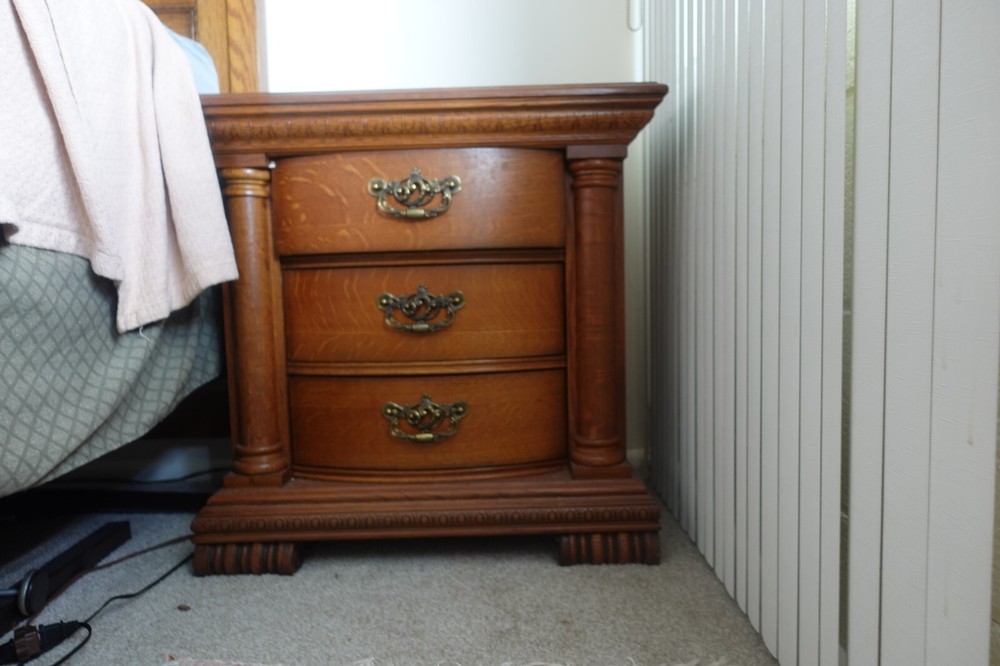 Queen 5 piece Pulaski bedroom set