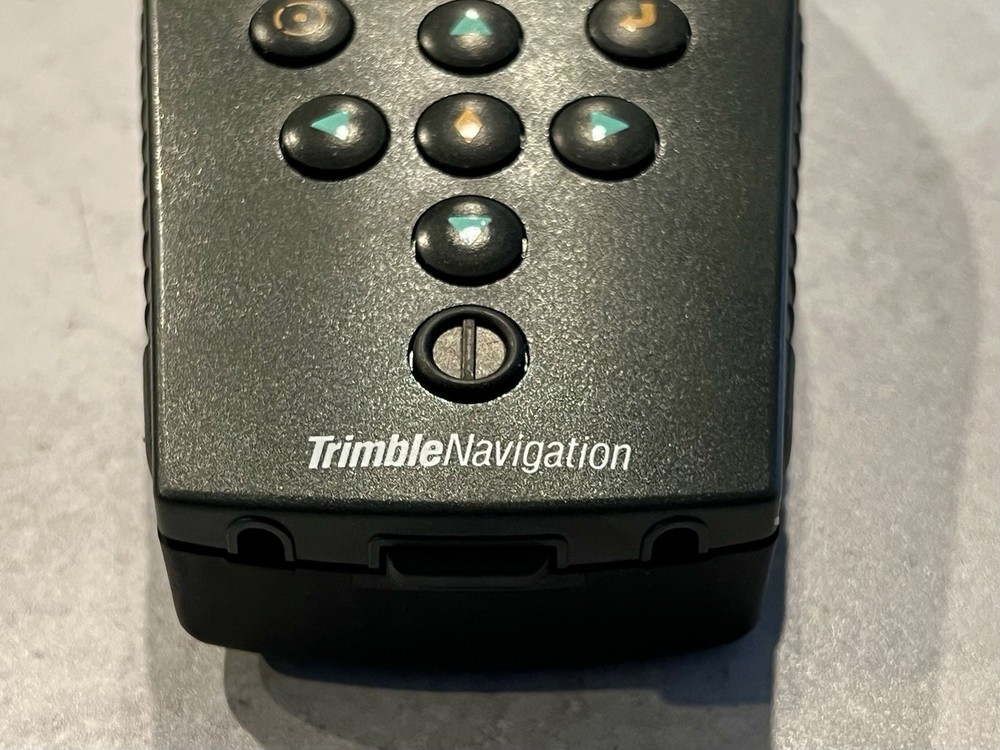 TRIMBLE NAVIGATION SCOUT MASTER GPS 17319 POWERS ON