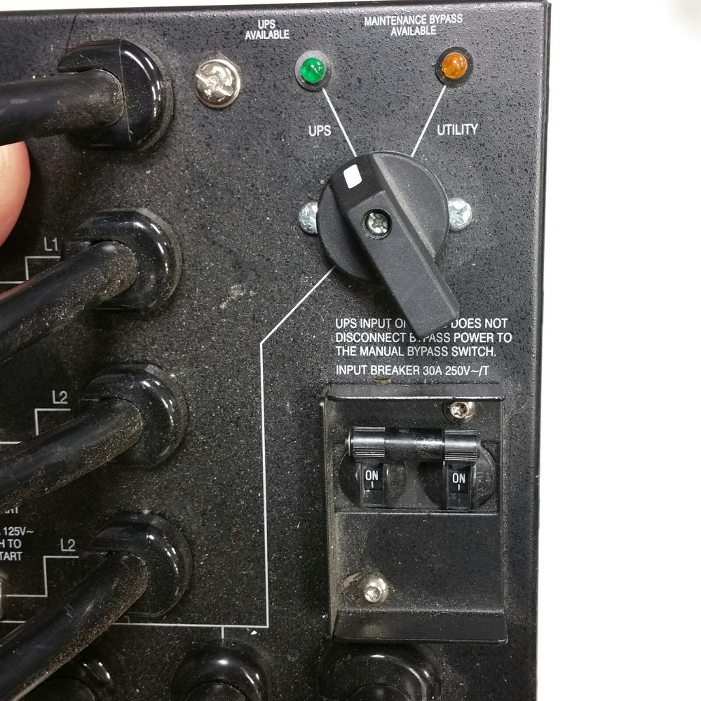 PD-006 UPS Maintenance Bypass Switch Box w/Circuit Breakers / Input breaker