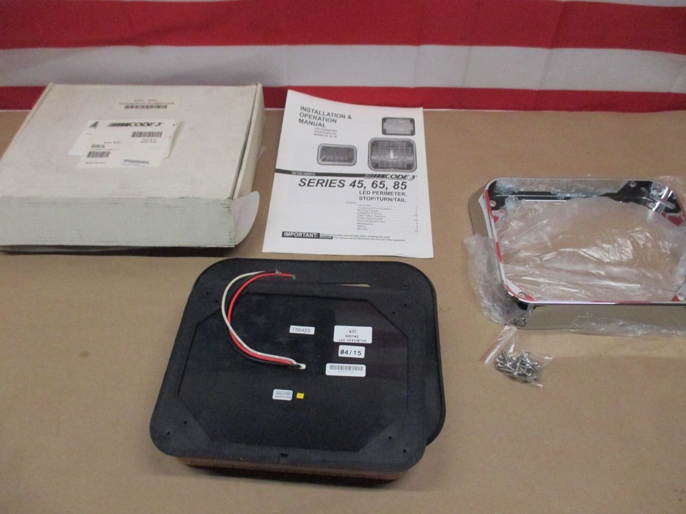 85BZA LED AMBER PERIMETER LIGHT WITH BEZEL 7" X 9" RECTANGLE CODE3 NEW