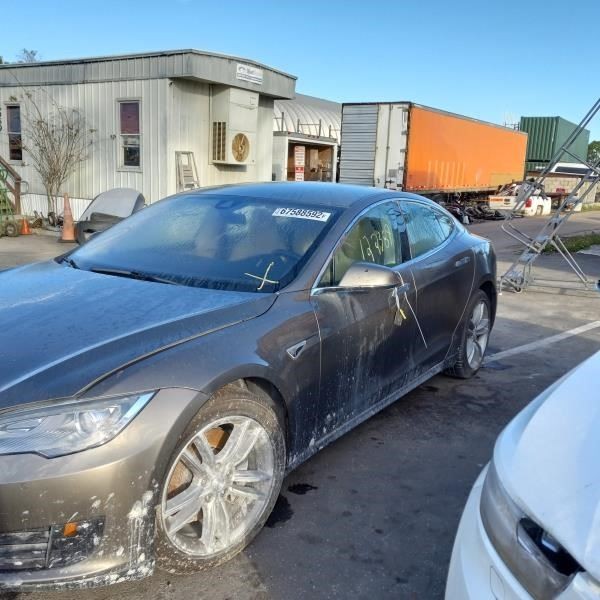 TESLA S 2015 Battery 479493