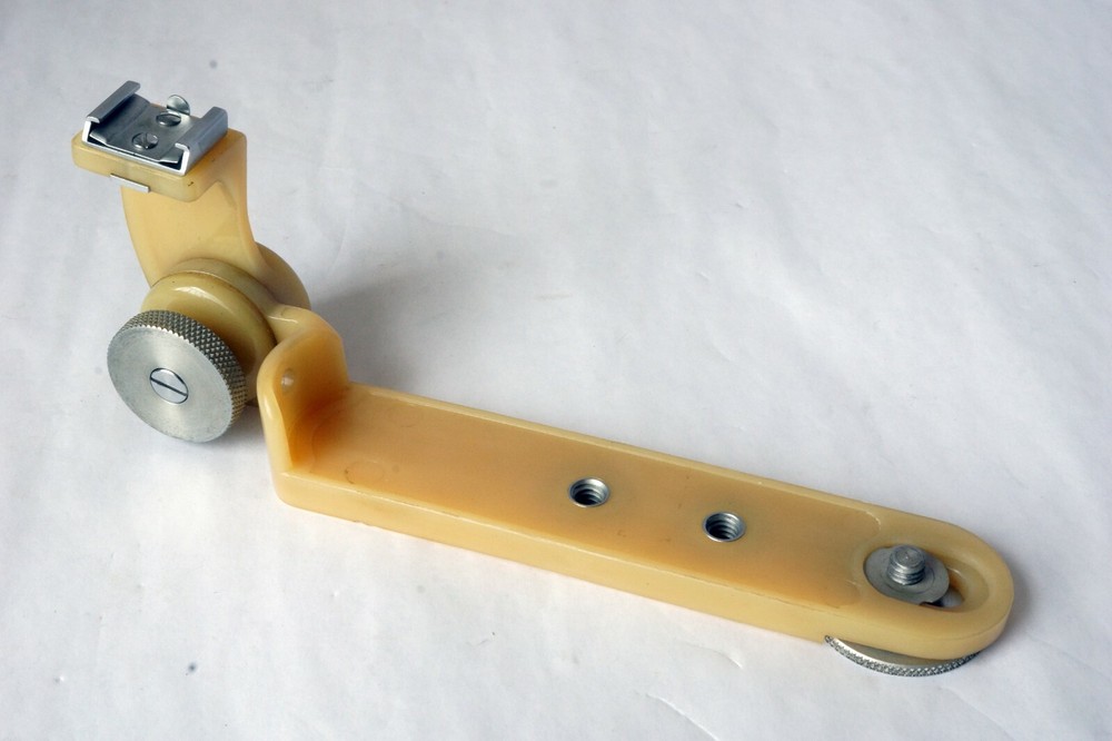 Leitz Wetzlar Leica CTOOM Camera Right Angle Adjustable Flash Bracket Plastic