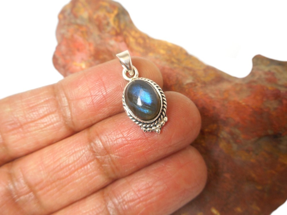 Small  Oval LABRADORITE Sterling  Silver  925 Gemstone  Pendant