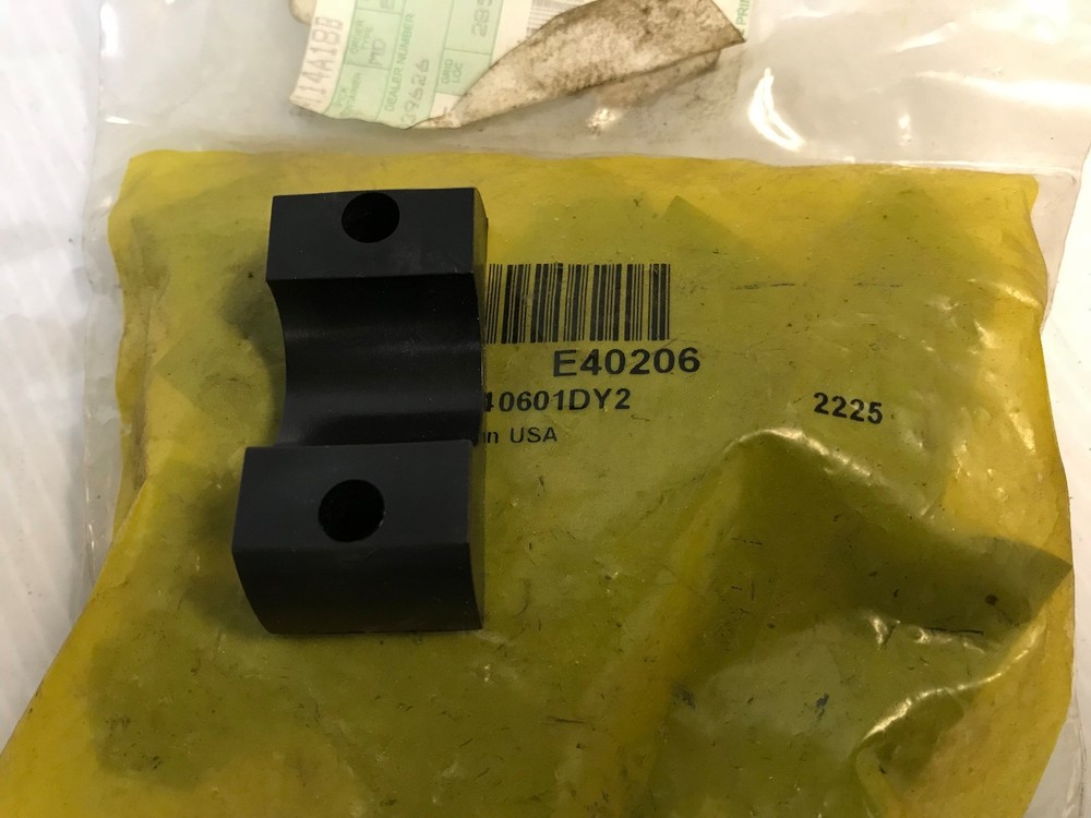 E40206 GENUINE John Deere CLAMP BASE