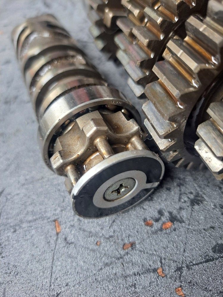 Kawasaki er500 gearbox