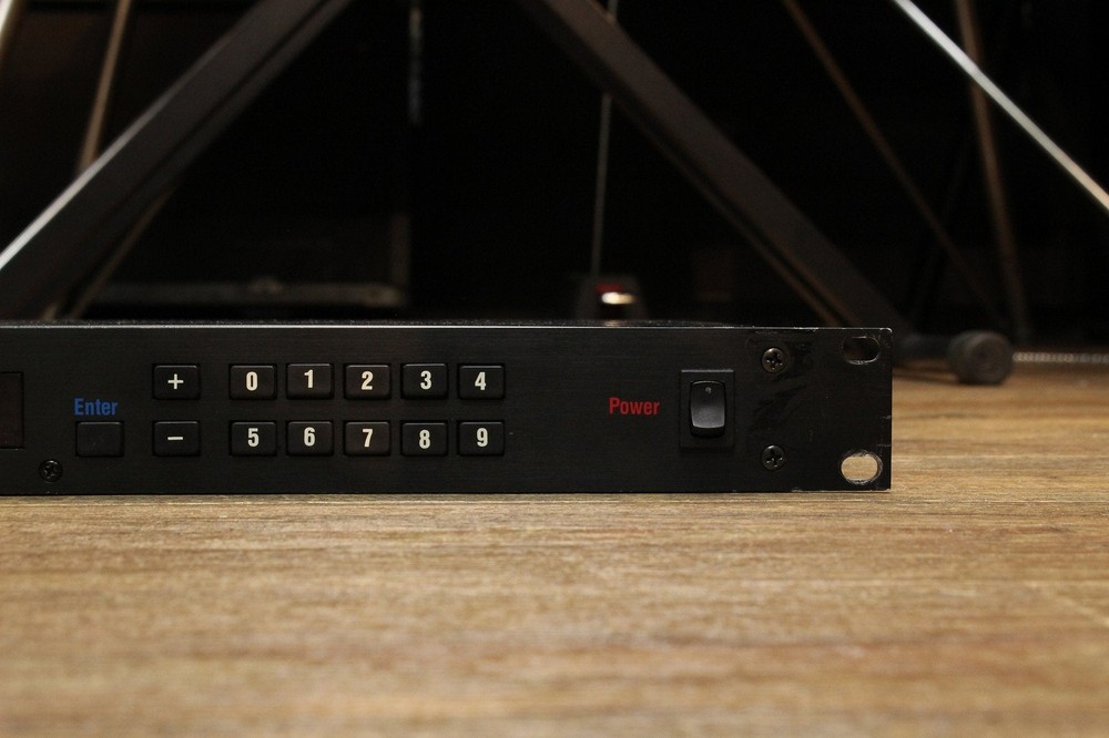 OBERHEIM MATRIX-1000