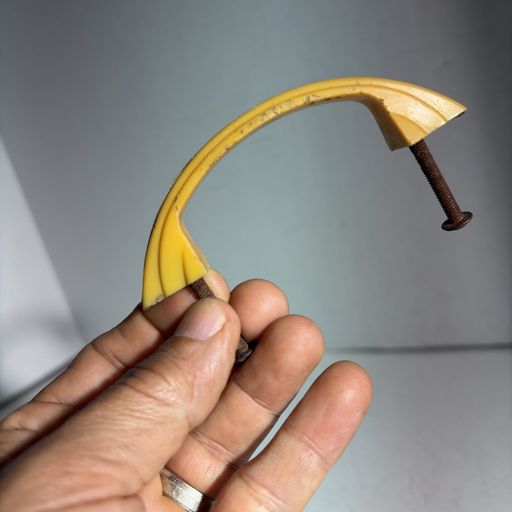 Vintage Art Deco Single Yellow Bakelite Drawer Pull Handle