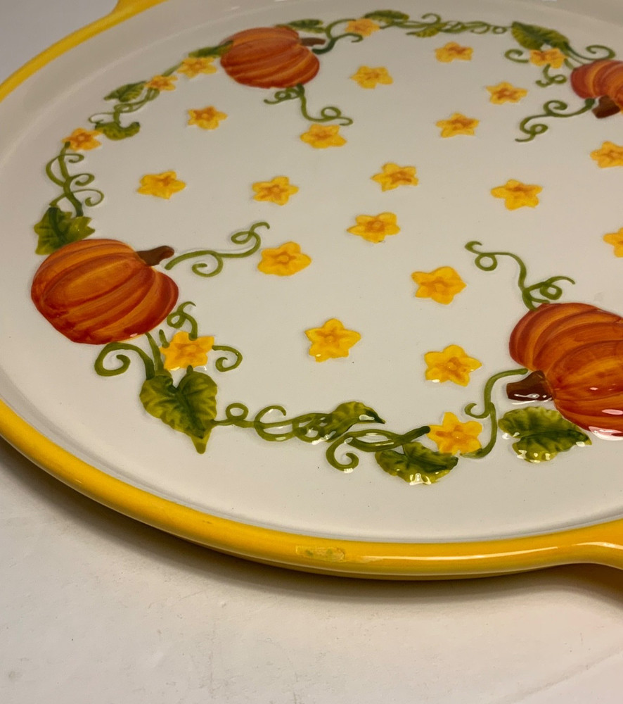 Temp-Tations Figural Pumpkin 13 inch Cake Plate