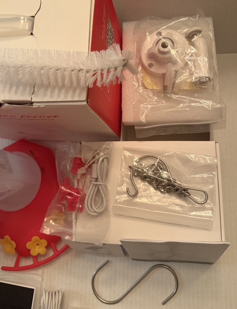 Hummingbird Feeder with Camera