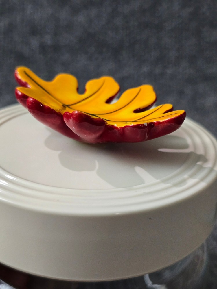 Nora Fleming RETIRED Free Falling A165 Fall Oak Leaf