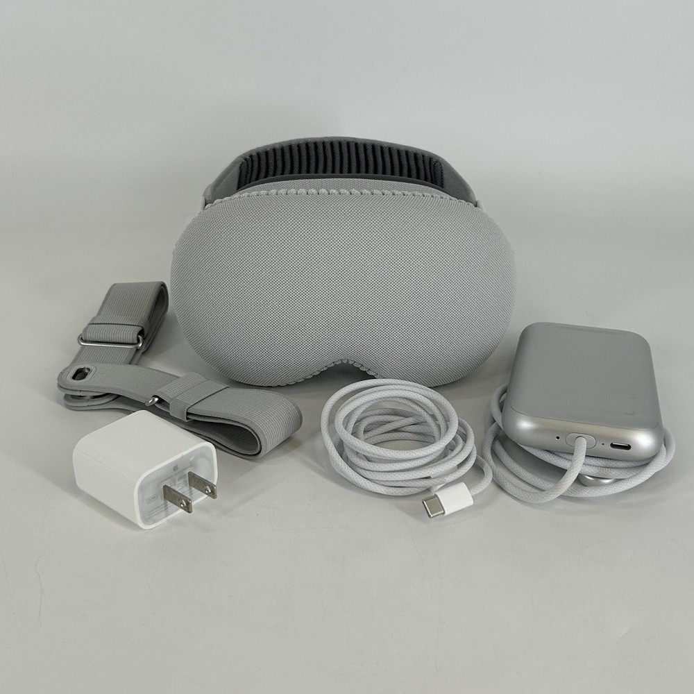 Apple Vision Pro VR Headset 1TB w/ Light Seal-21W/Dual Loop Band-S - Excellent