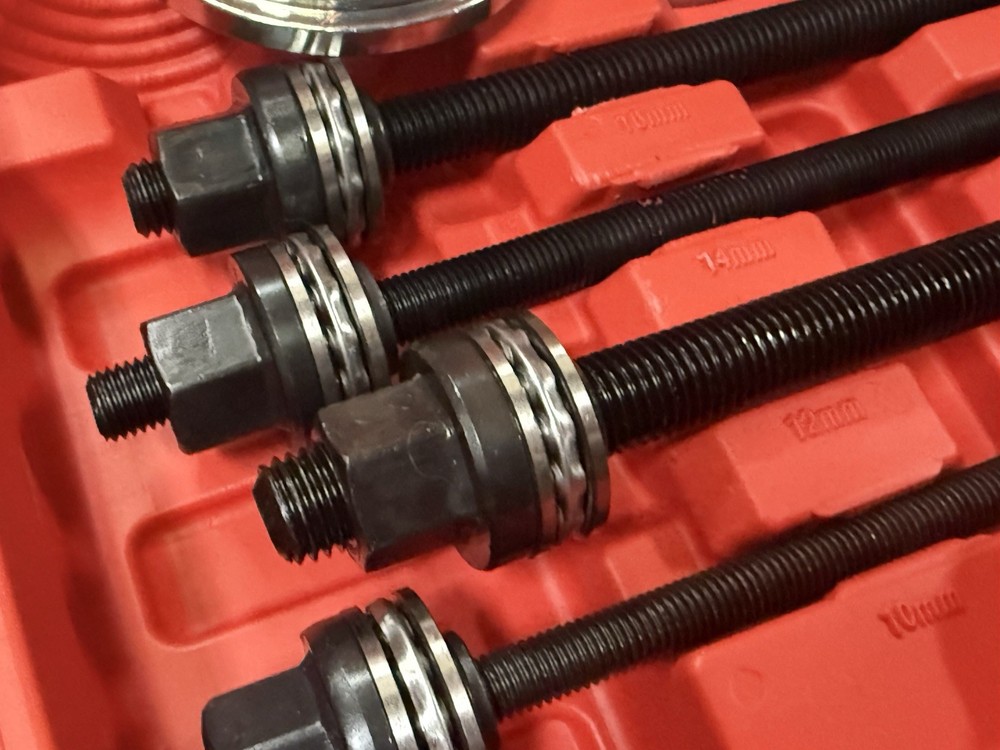 28pcs Universal Press & Pull Sleeve Remove Install Bushes Bearings & Seals Tool