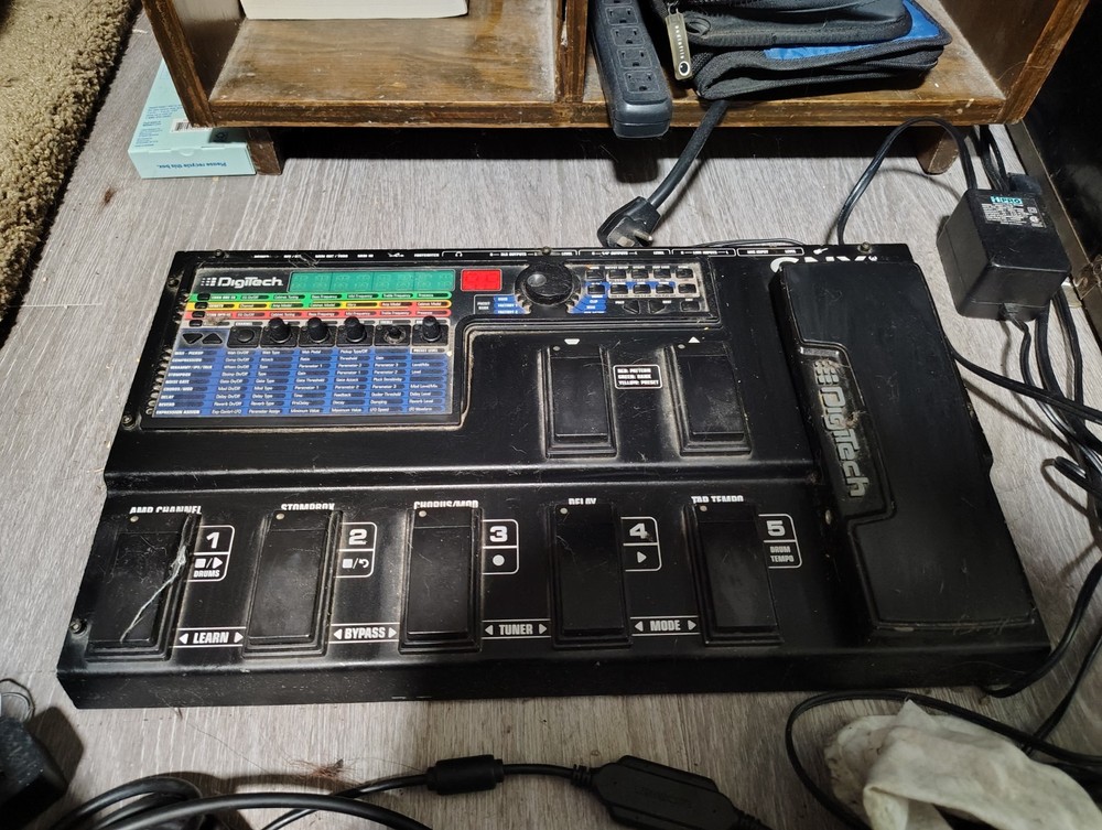 Digitech GNX 3000 Guitar Processor and Effects Pedal