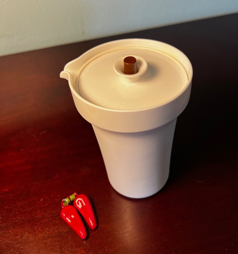Tupperware Creamer Push-N-Seal ~ White with Lid & Brown Push Button ~ #1209