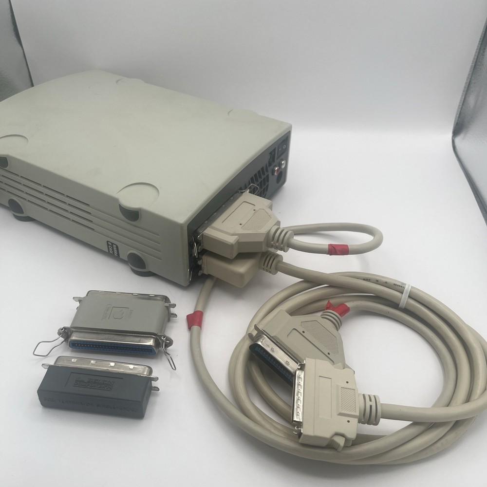 CD-R APS TECHNOLOGIES 106747 (4X Write) w/ Some Cables and Accessories.