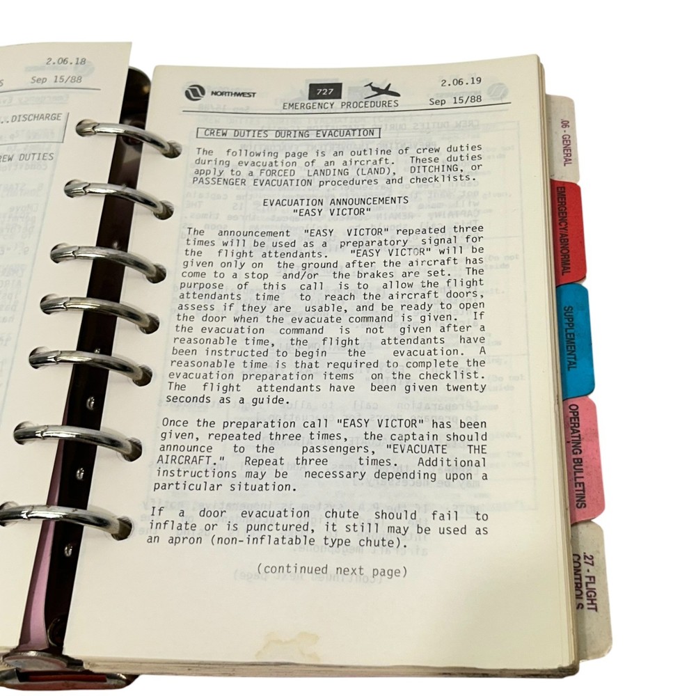 Northwest B-727 Cockpit Operating Flight Training Manual Binder Original