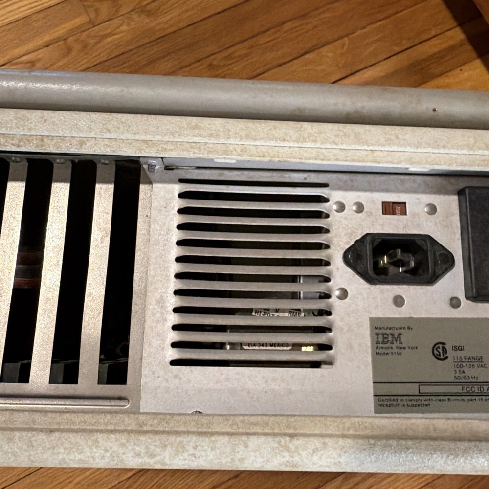 Vintage IBM 5155 PC Convertible Portable Computer NO CORDS UNTESTED(READ!)