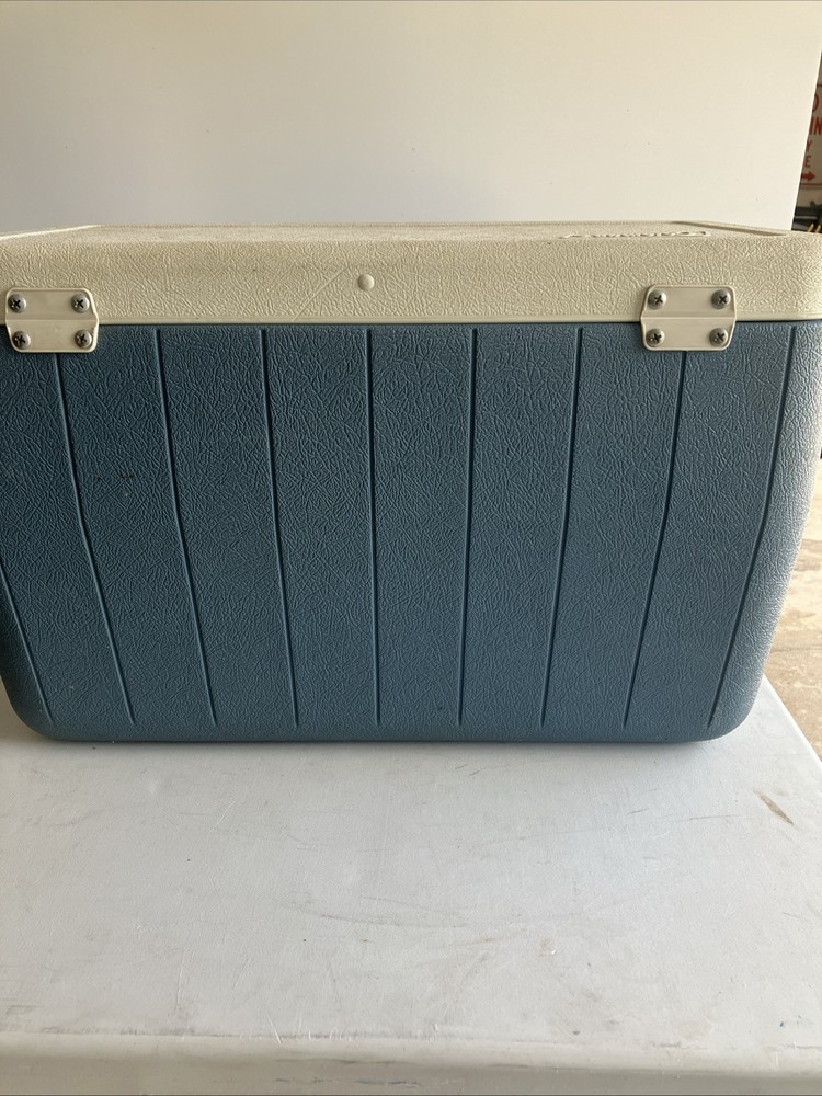 1991 Coleman Polylite48 Blue Cooler