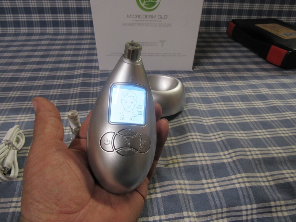 Microderm Glo Diamond Microdermabrasion. #1 FAST FREE SHIPPING.