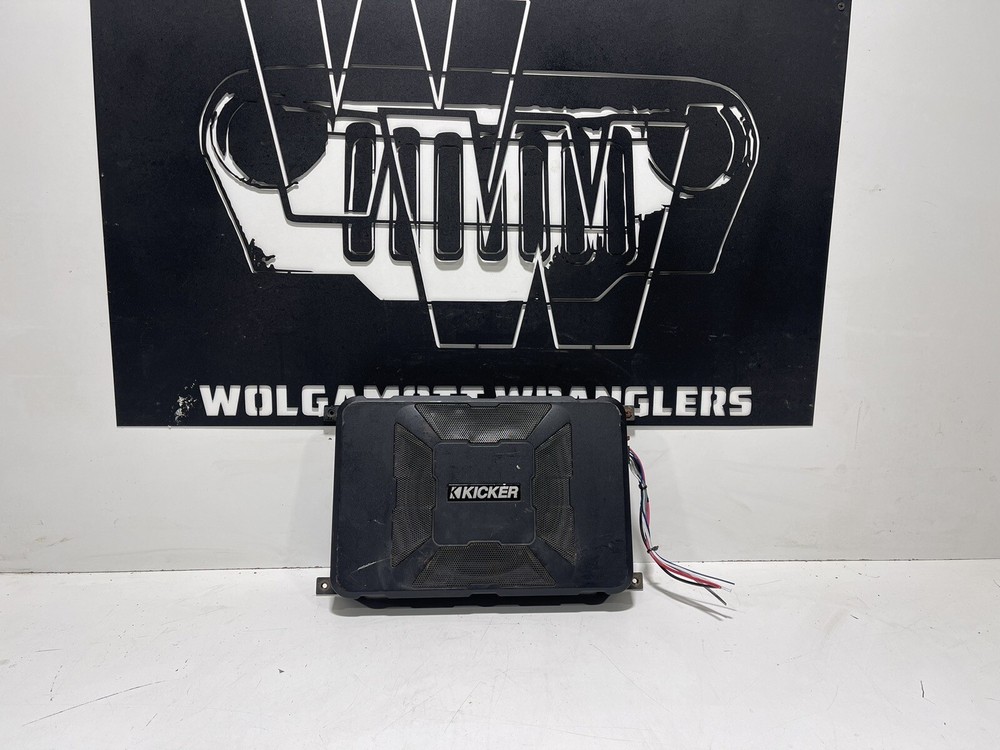 Kicker 11HS8 8" Hideaway Powered 150 Watt Subwoofer Enclosure Sub Box Hide Away