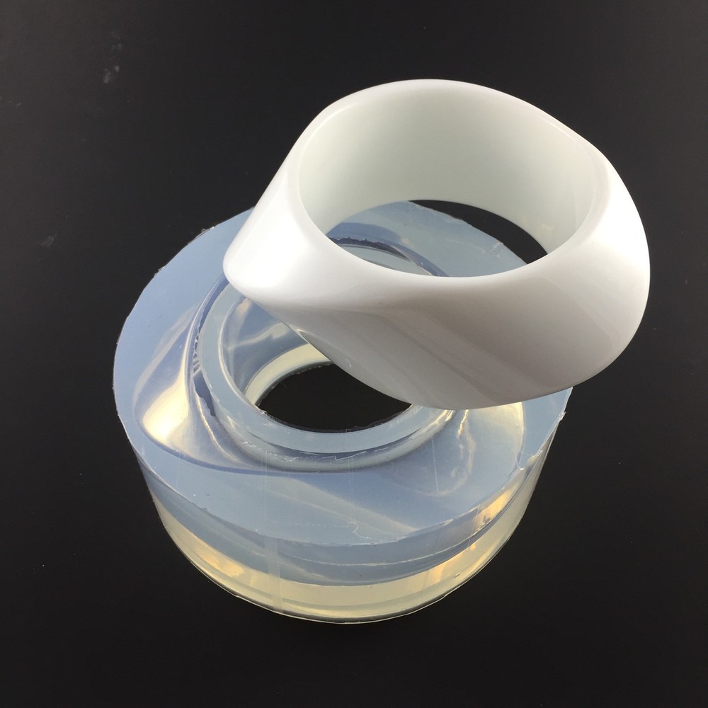 CLEAR SILICONE MOLD, (MB081) FOR ROUND CURVY BANGLE