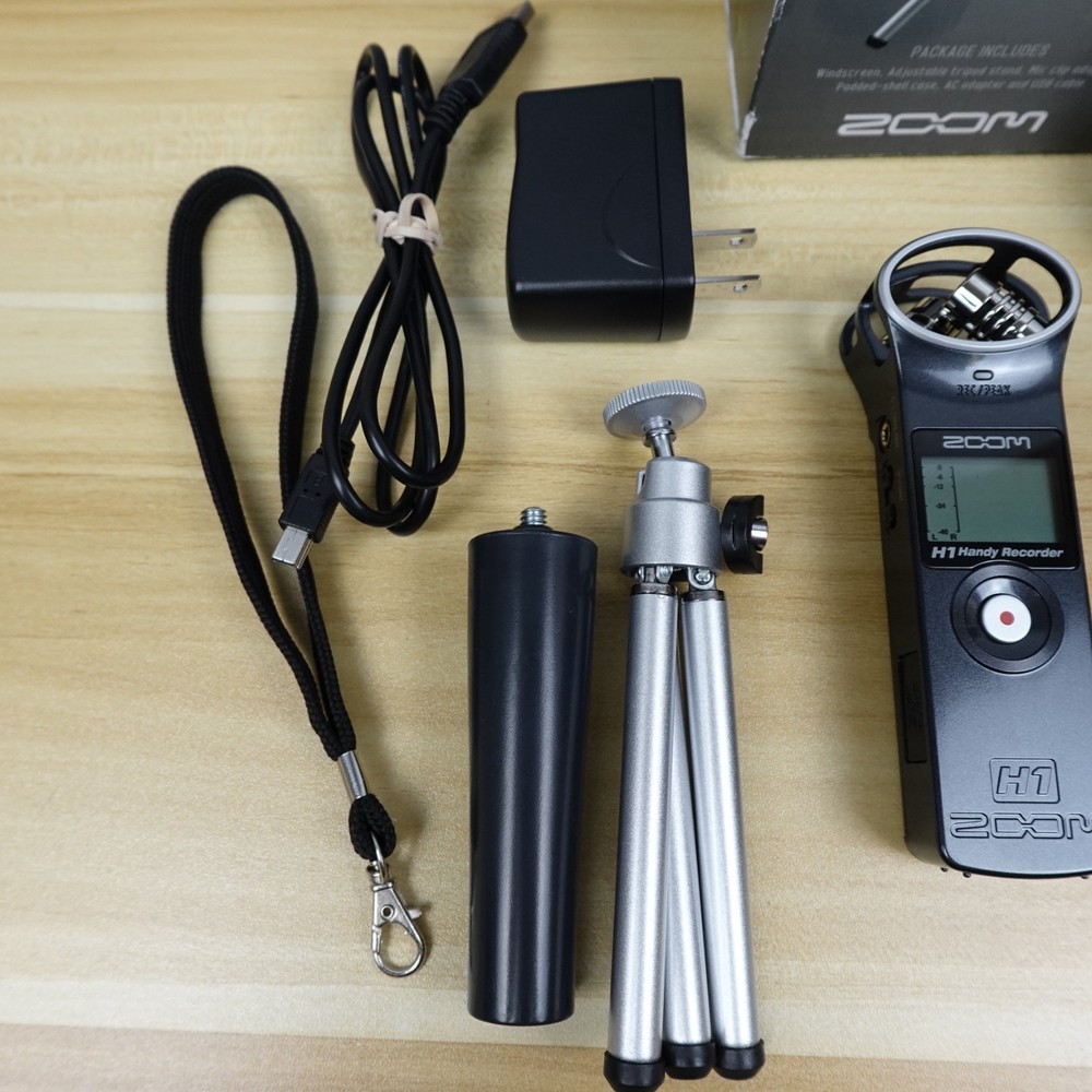 Zoom Handy Recorder H1 Portable With Accessory Pack and Memory Tested