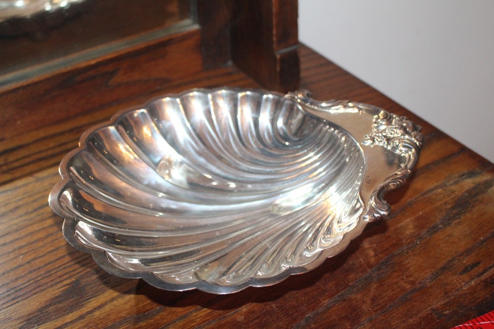 Vintage EG Webster Wilcox Shell Silver Plated Shell Clam Bowl Original Sticker