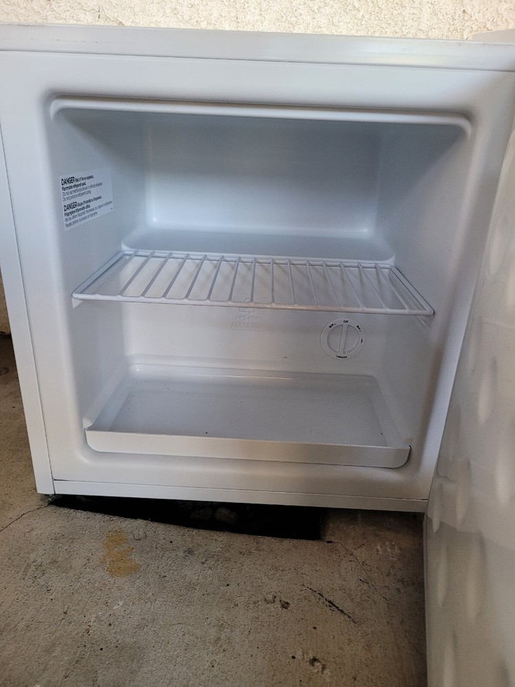 Artic King Mini Fridge/Freezer