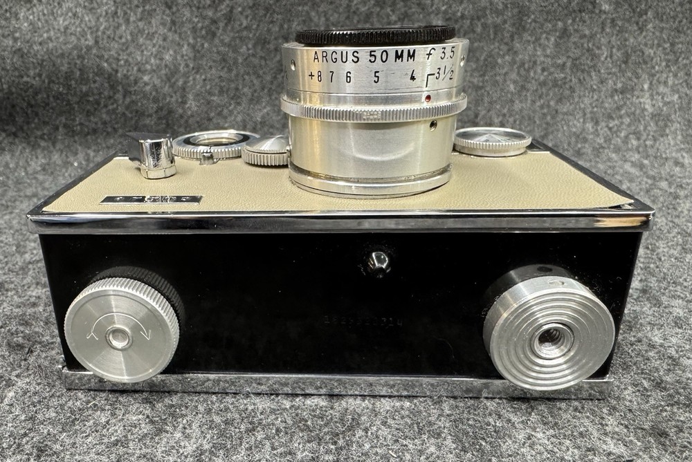 Vintage ARGUS C3 "The Brick" Rangefinder Camera ~ Untested