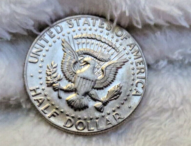 1982 KENNEDY HALF DOLLARS, CLEAN & SCARCE, SHARP DETAILS & FREE RETURNS