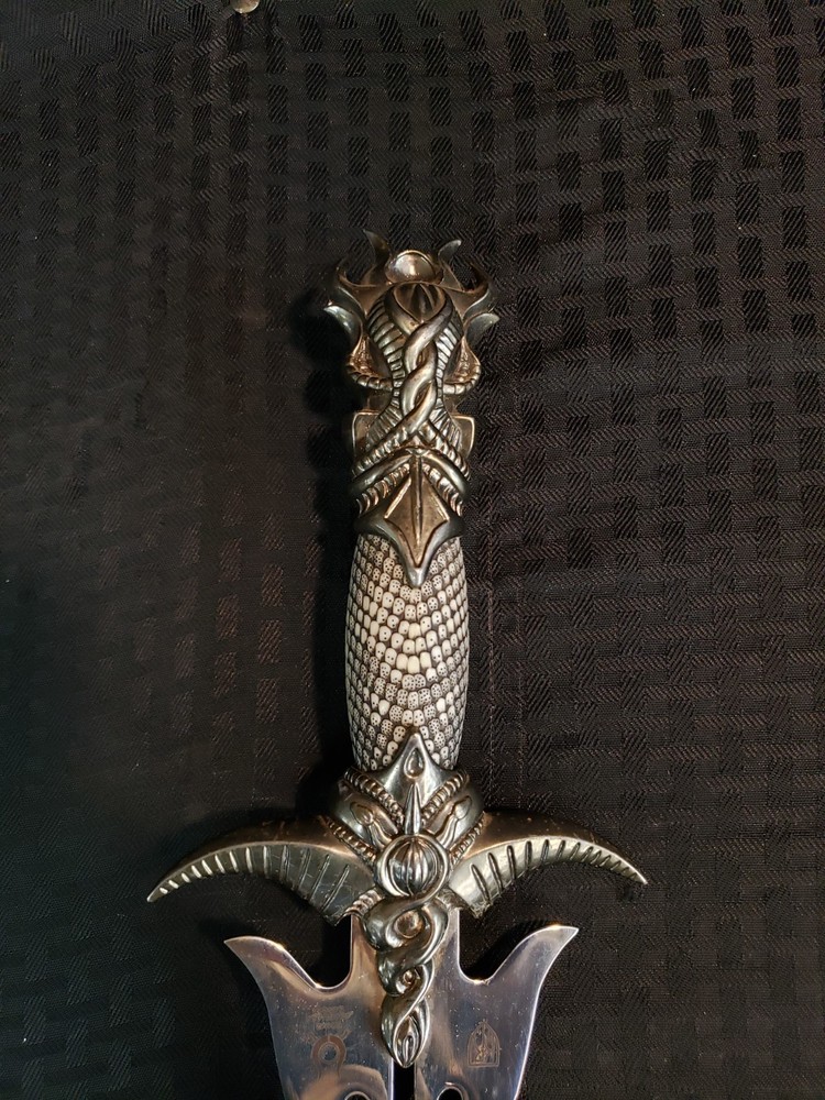 481609 - Kit Rae Isis Dagger (DISCLAIMER: BLADE IS SHARP)
