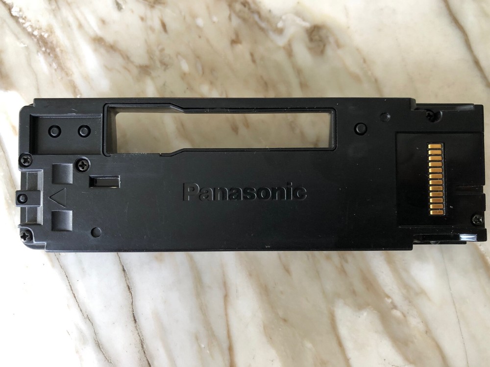 PANASONIC E05U CAR STEREO PANASONIC E05U FACEPLATE ONLY OEM 🟠