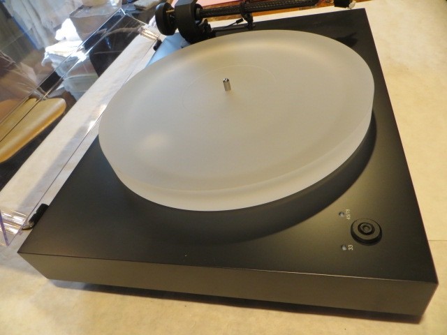 Pro-Ject X2B Turntable, Original Box, Very Clean