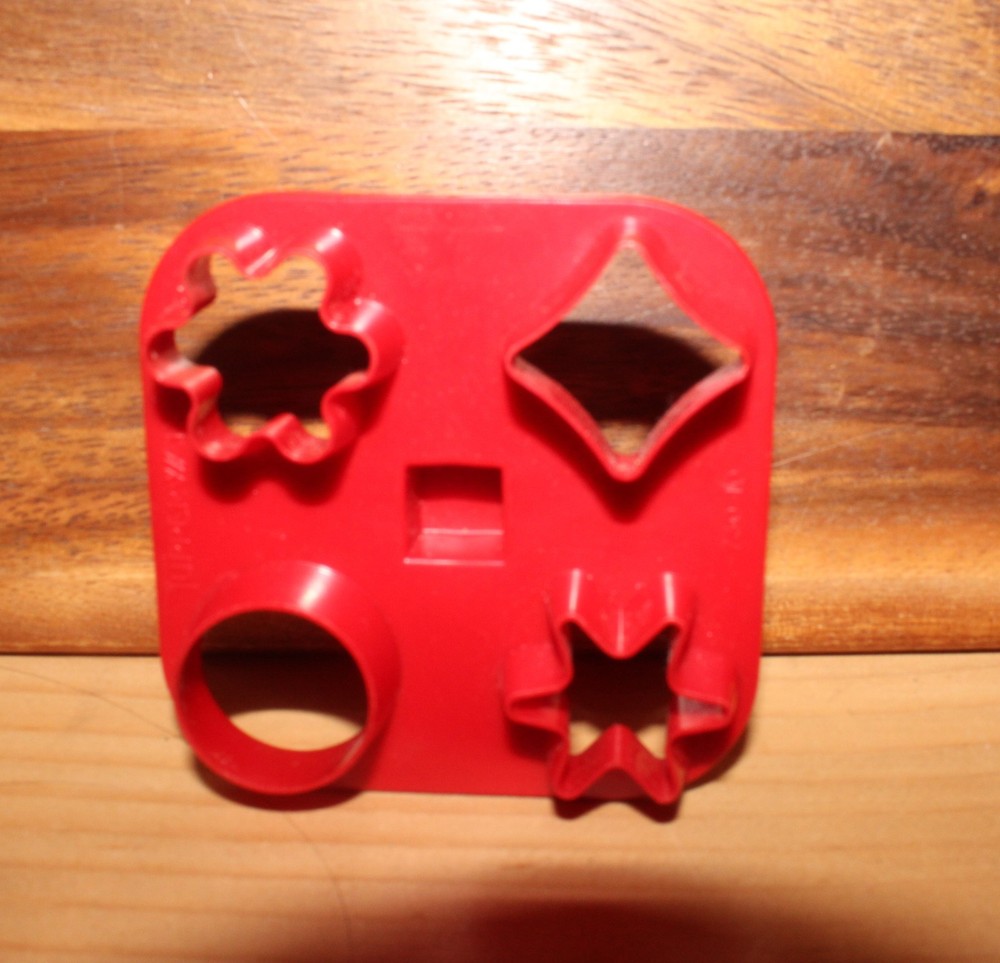 Toy Dishes ~ Tupperware cookie cutter